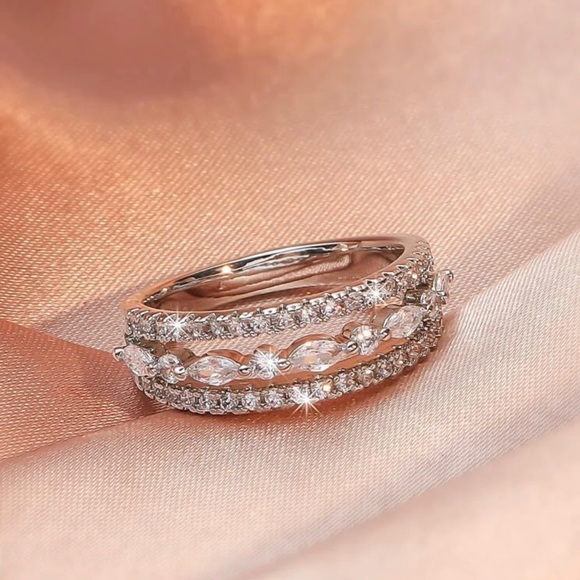 Sterling Silver floating cubic zirconia band ring - Picture 3 of 12